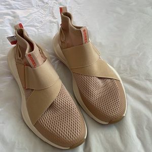 Sorel Explorer Defy High Top Sneakers in Cream/White & Orange Size-8 1/2 NWT